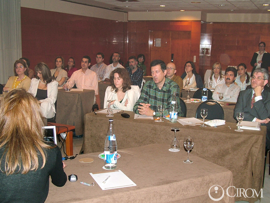 3º Curso de Microimplantes en Ortodoncia y Rehabilitación Oral realizado por la Universidad de Murcia en colaboración con la Clínica CIROM